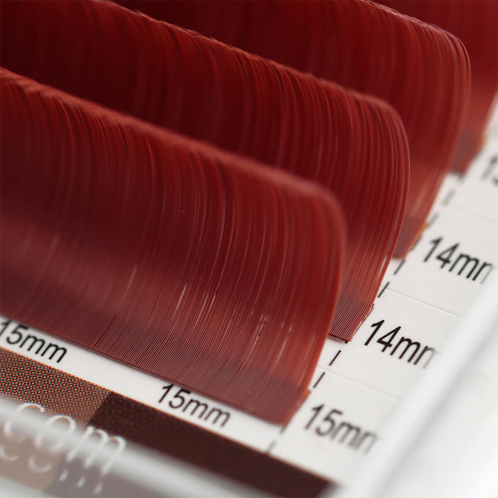 Chestnut dark cocoa matte brown lash extensions in a clear tray with 15mm labels.