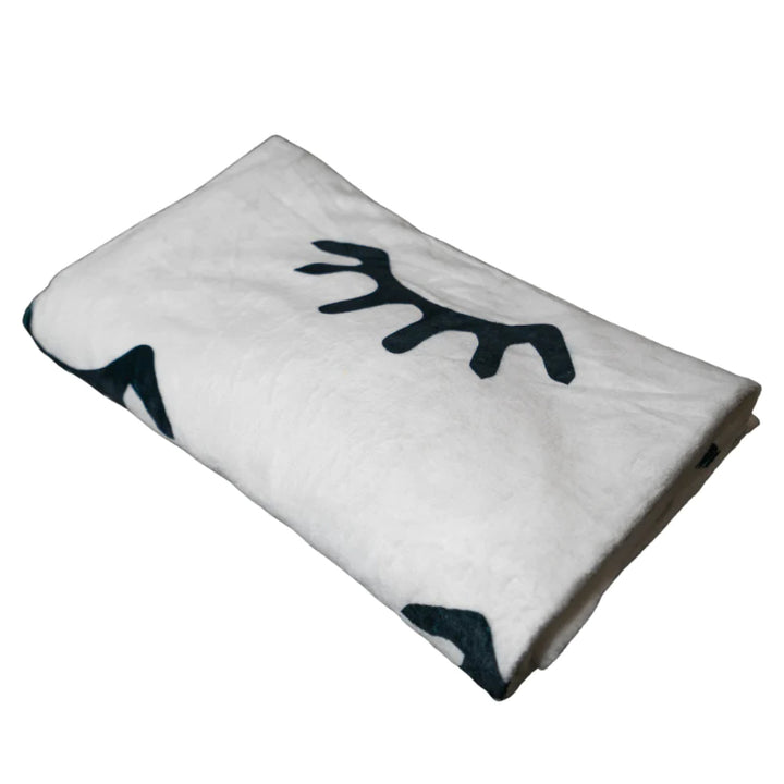 White velvet lash blanket with eyelash design for lash salon 